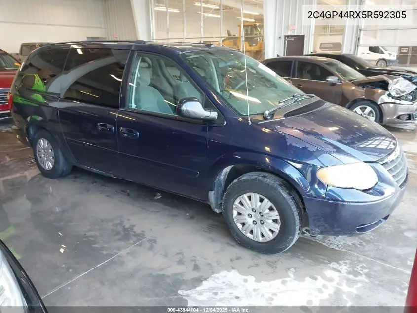 2C4GP44RX5R592305 2005 Chrysler Town & Country Lx