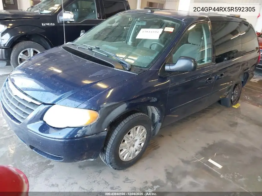 2C4GP44RX5R592305 2005 Chrysler Town & Country Lx