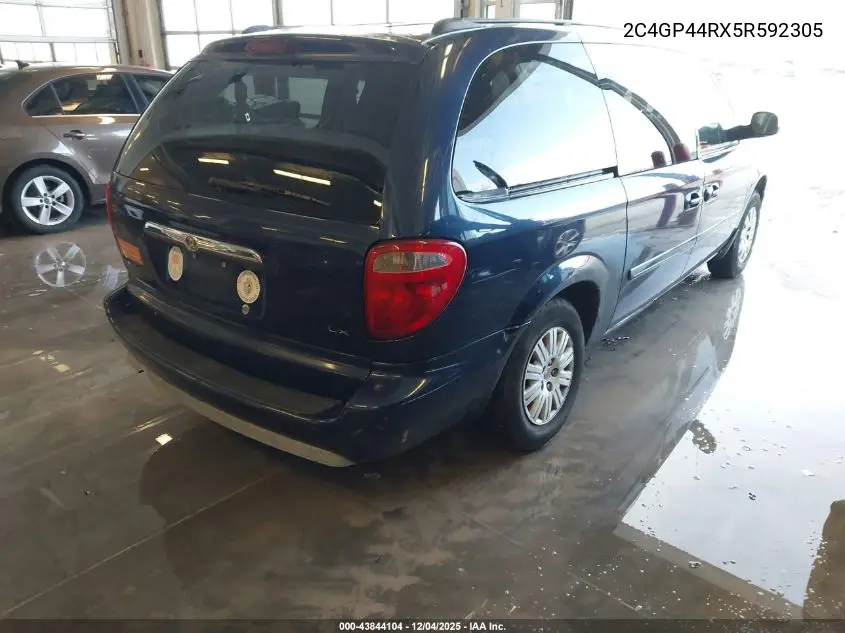2C4GP44RX5R592305 2005 Chrysler Town & Country Lx