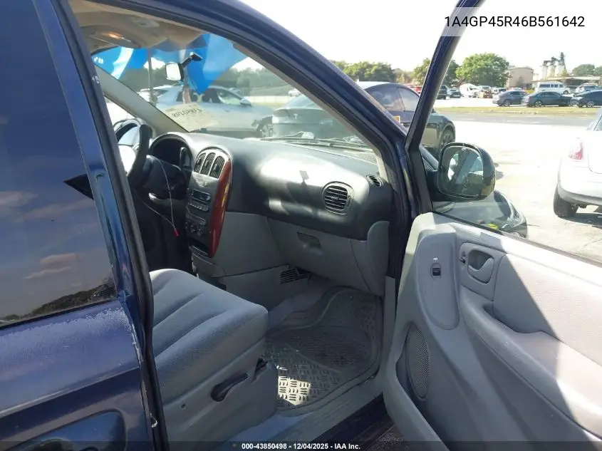 1A4GP45R46B561642 2006 Chrysler Town & Country