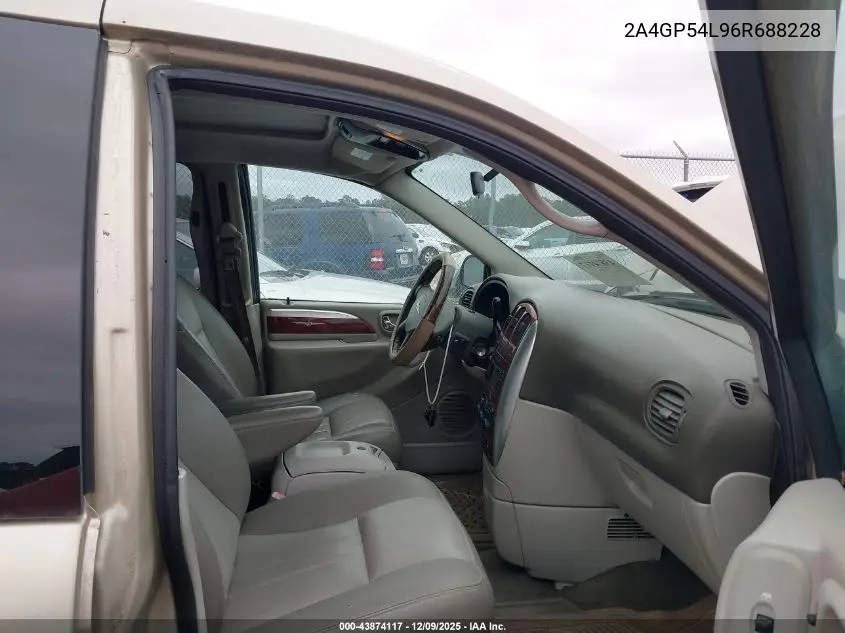2A4GP54L96R688228 2006 Chrysler Town & Country Touring