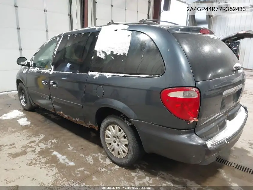 2A4GP44R77R352433 2007 Chrysler Town & Country Lx