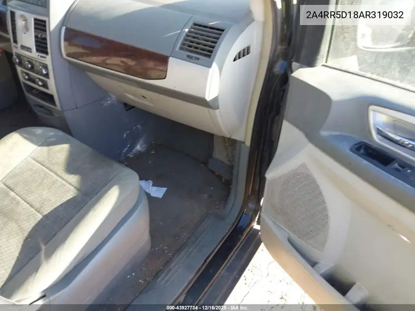 2A4RR5D18AR319032 2010 Chrysler Town & Country Touring