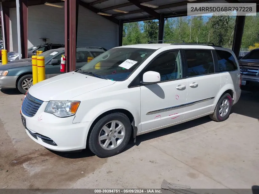 2011 Chrysler Town & Country Touring VIN: 2A4RR5DG6BR797228 Lot: 39394751