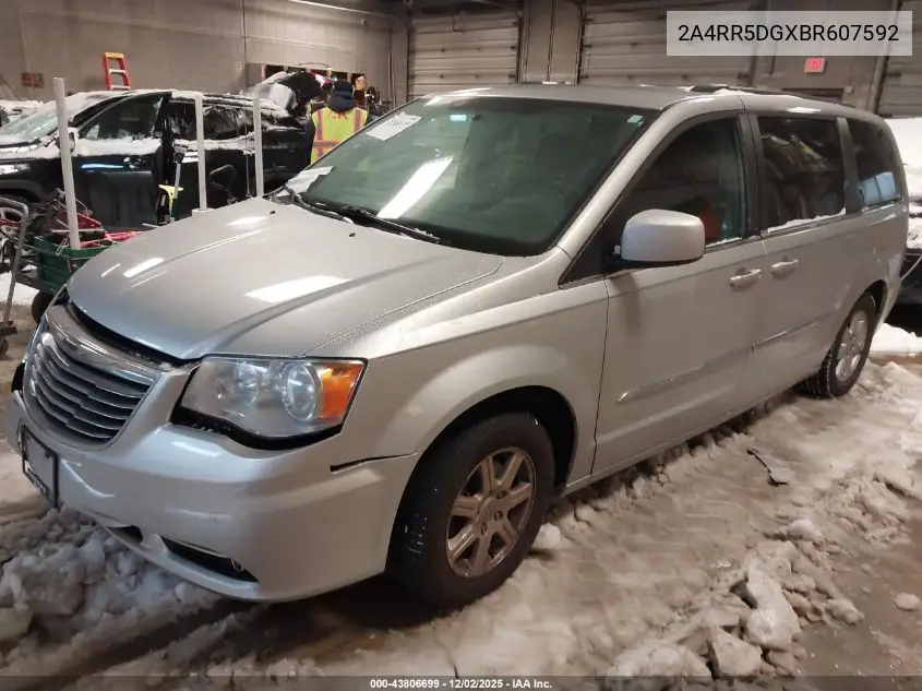 2A4RR5DGXBR607592 2011 Chrysler Town & Country Touring