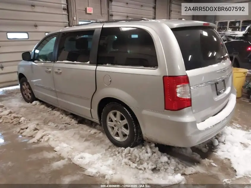 2A4RR5DGXBR607592 2011 Chrysler Town & Country Touring