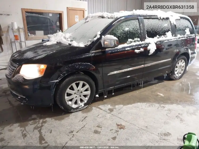 2A4RR8DGXBR631358 2011 Chrysler Town & Country Touring-L