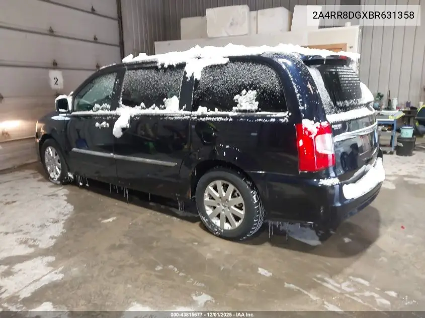 2A4RR8DGXBR631358 2011 Chrysler Town & Country Touring-L