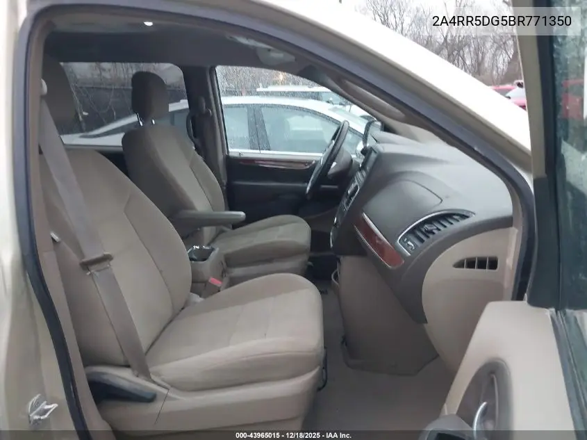 2A4RR5DG5BR771350 2011 Chrysler Town & Country Touring