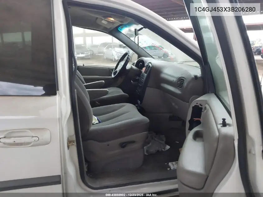 1C4GJ453X3B206280 2003 Chrysler Voyager Lx