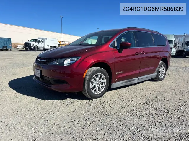 2C4RC1DG6MR586839 2021 Chrysler Voyager 2021 Chrysler Voyager Braunability Minivan