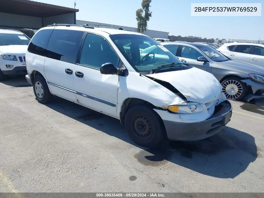 1998 Dodge Caravan VIN: 2B4FP2537WR769529 Lot: 39535408