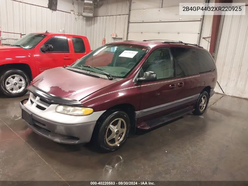 1999 Dodge Grand Caravan Se VIN: 2B4GP44G2XR220925 Lot: 40220583