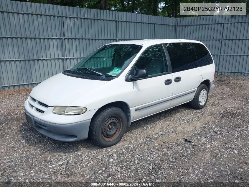 2000 Dodge Caravan VIN: 2B4GP25G2YR792128 Lot: 40016440