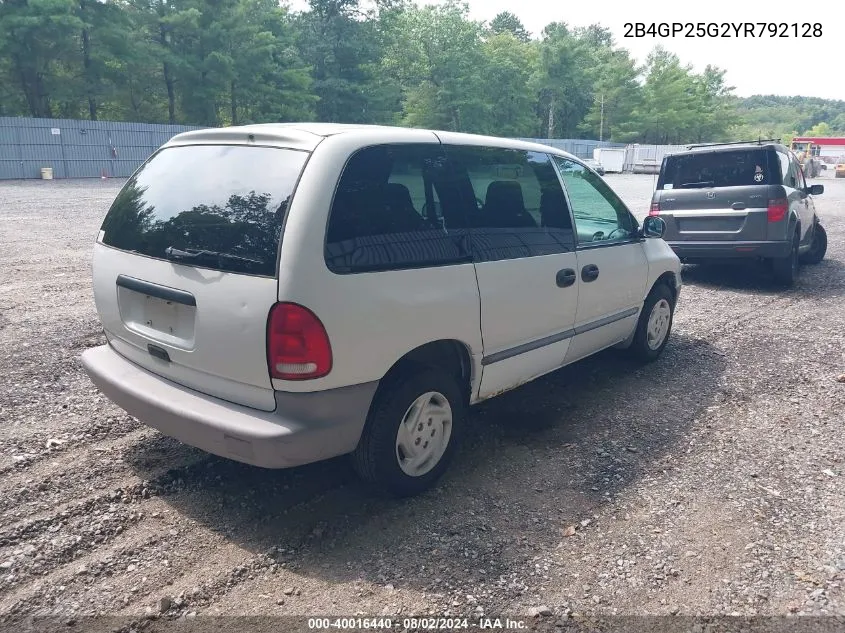 2000 Dodge Caravan VIN: 2B4GP25G2YR792128 Lot: 40016440