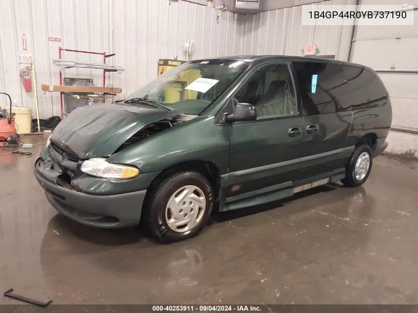 1B4GP44R0YB737190 2000 Dodge Grand Caravan Se