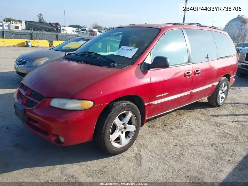 2B4GP44G3YR738706 2000 Dodge Grand Caravan Se