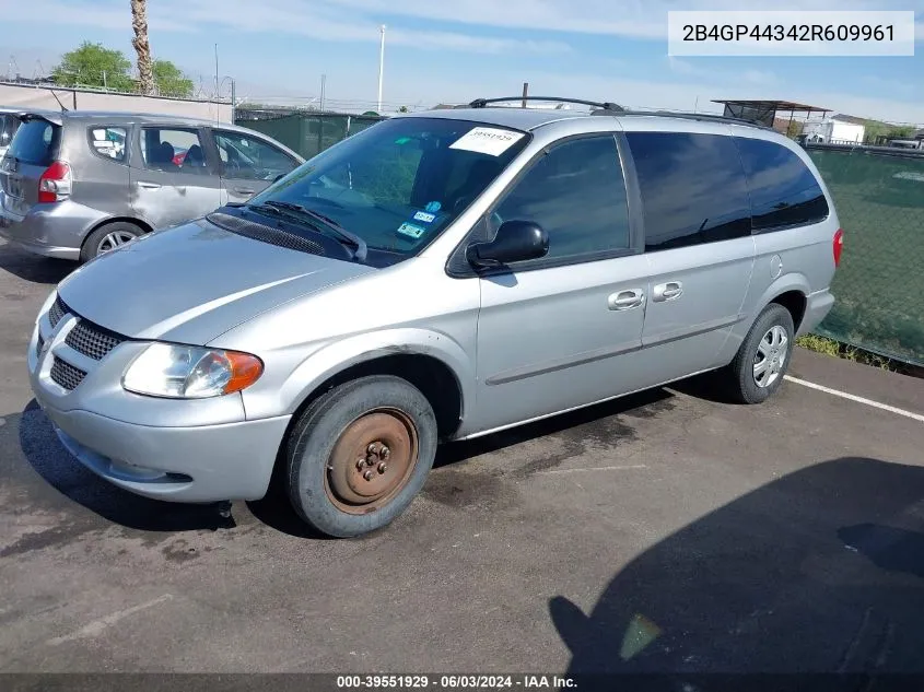 2002 Dodge Grand Caravan Sport VIN: 2B4GP44342R609961 Lot: 39551929