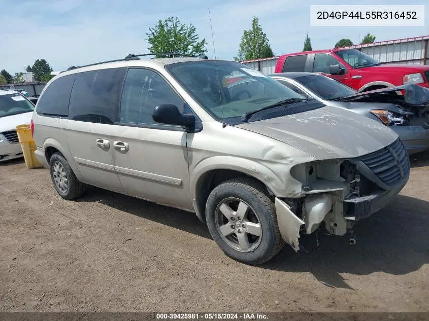 2005 Dodge Grand Caravan Sxt VIN: 2D4GP44L55R316452 Lot: 39425981