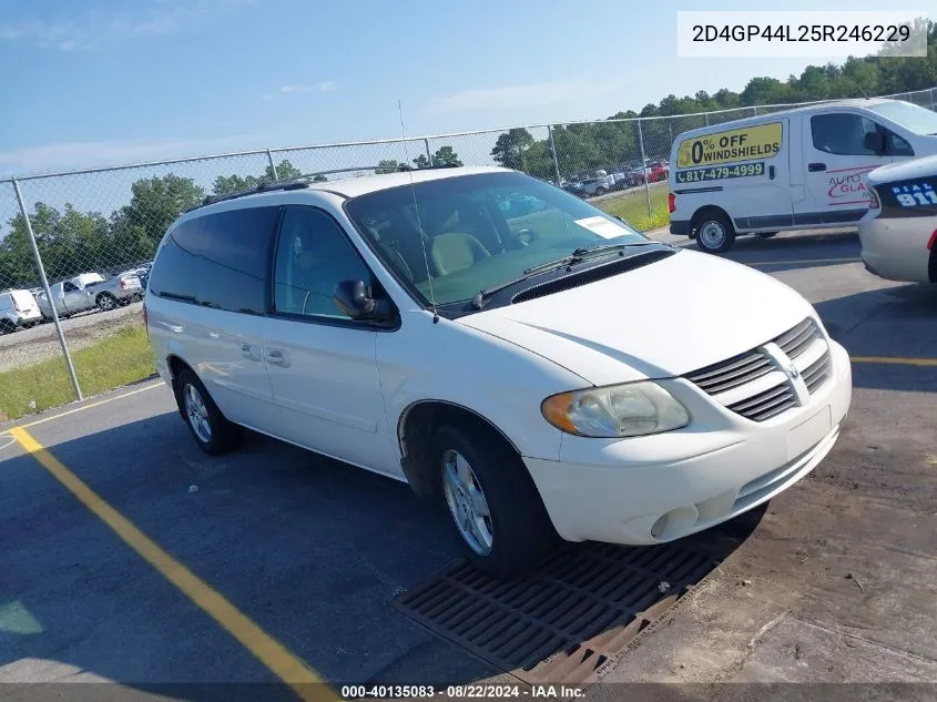 2005 Dodge Grand Caravan Sxt VIN: 2D4GP44L25R246229 Lot: 40135083