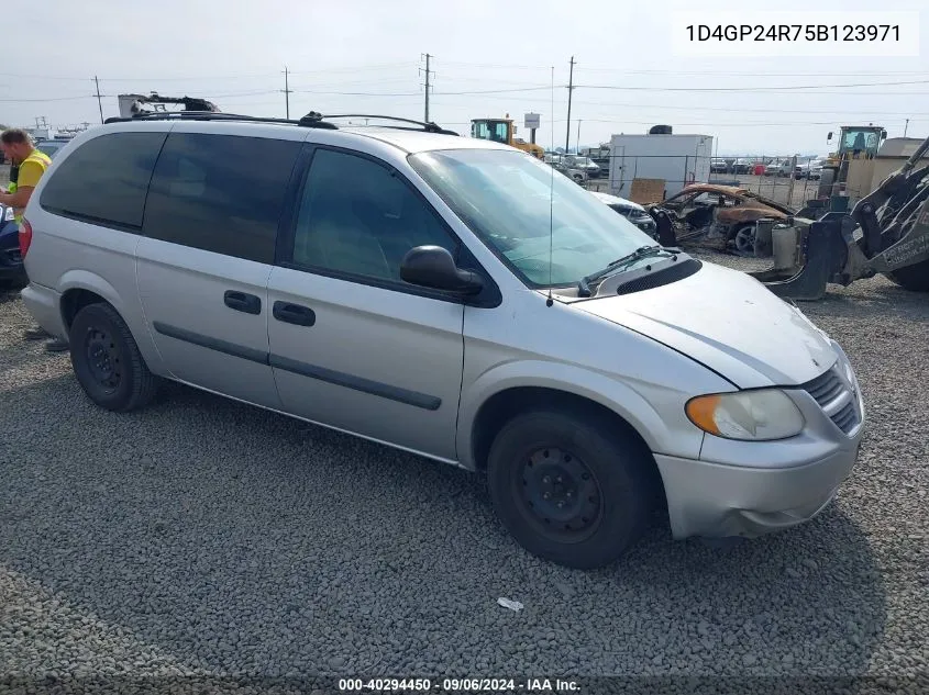 2005 Dodge Grand Caravan Se VIN: 1D4GP24R75B123971 Lot: 40294450