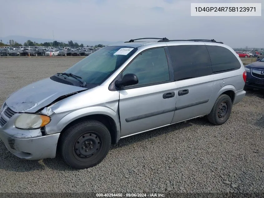 2005 Dodge Grand Caravan Se VIN: 1D4GP24R75B123971 Lot: 40294450