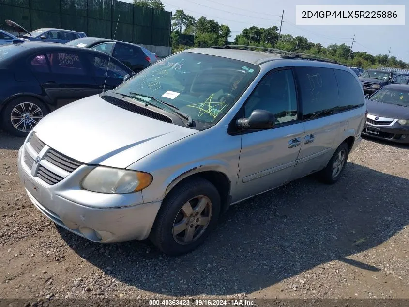 2005 Dodge Grand Caravan Sxt VIN: 2D4GP44LX5R225886 Lot: 40363423