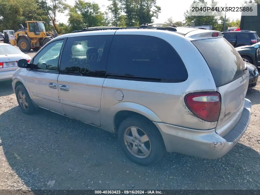 2005 Dodge Grand Caravan Sxt VIN: 2D4GP44LX5R225886 Lot: 40363423