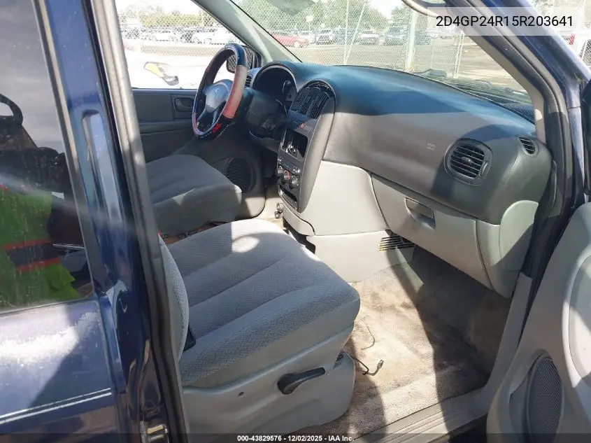 2D4GP24R15R203641 2005 Dodge Grand Caravan Se