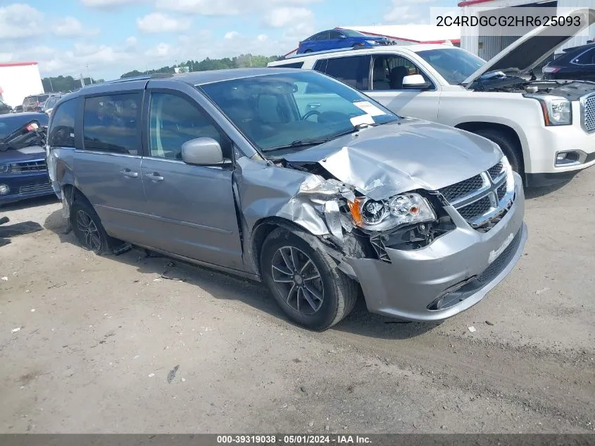 2C4RDGCG2HR625093 2017 Dodge Grand Caravan Sxt