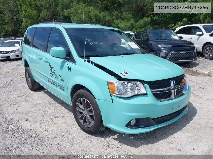 2C4RDGCG7HR717266 2017 Dodge Grand Caravan Sxt