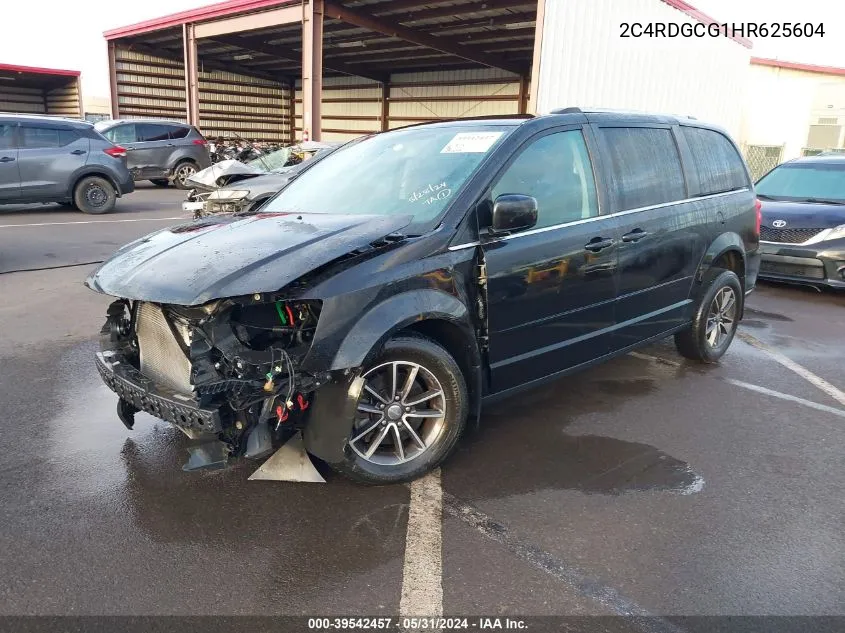 2C4RDGCG1HR625604 2017 Dodge Grand Caravan Sxt