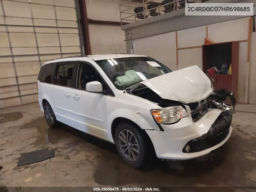 2C4RDGCG7HR698685 2017 Dodge Grand Caravan Sxt