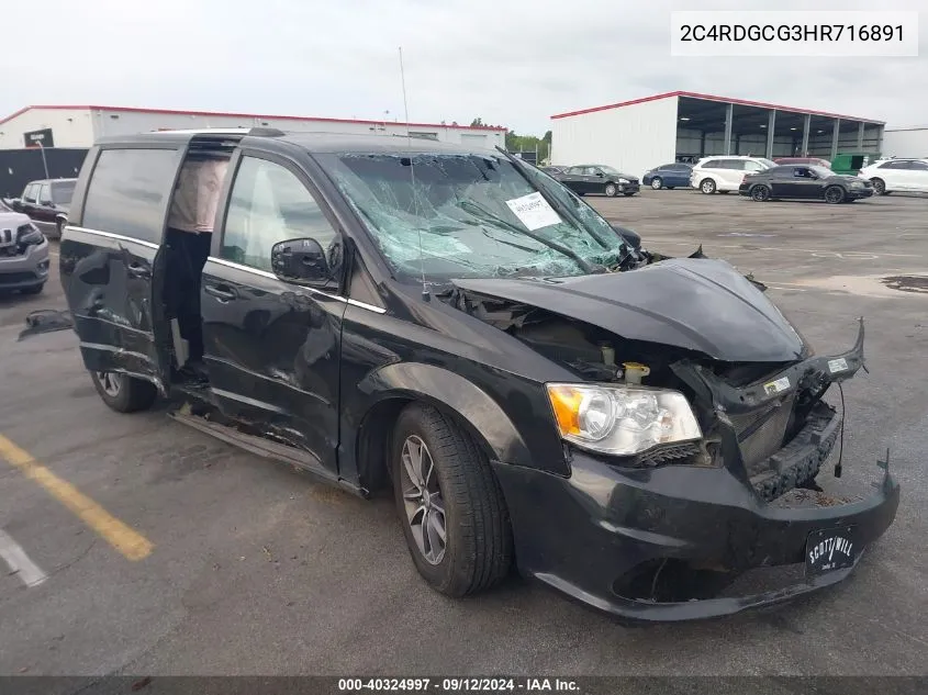 2C4RDGCG3HR716891 2017 Dodge Grand Caravan Sxt