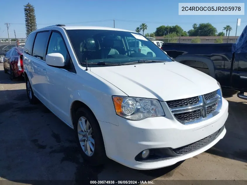 2C4RDGCG5JR205978 2018 Dodge Grand Caravan Sxt