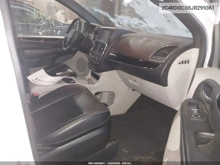 2C4RDGCG5JR299361 2018 Dodge Grand Caravan Sxt