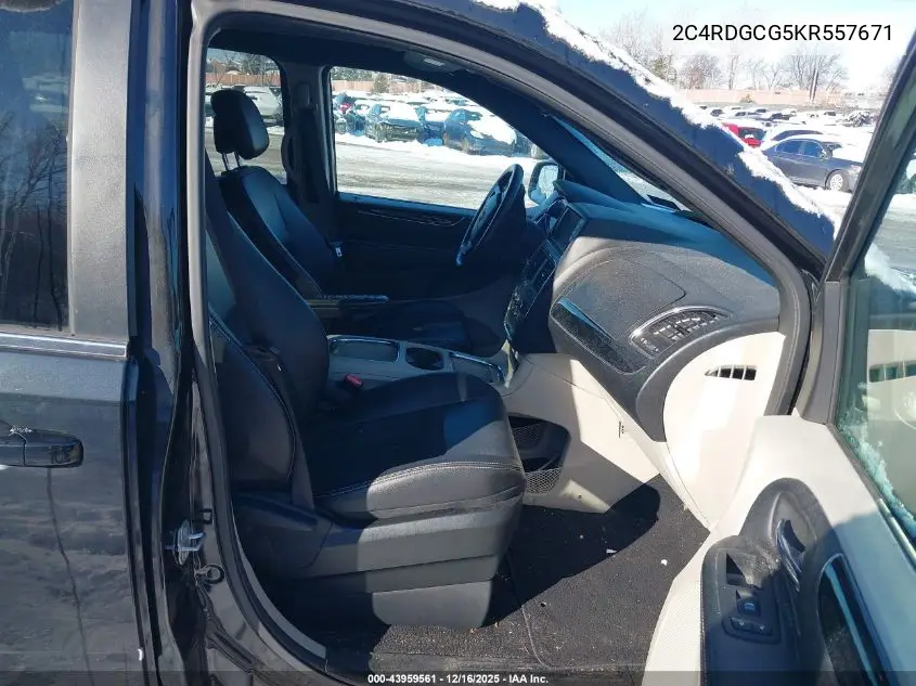 2C4RDGCG5KR557671 2019 Dodge Grand Caravan Sxt