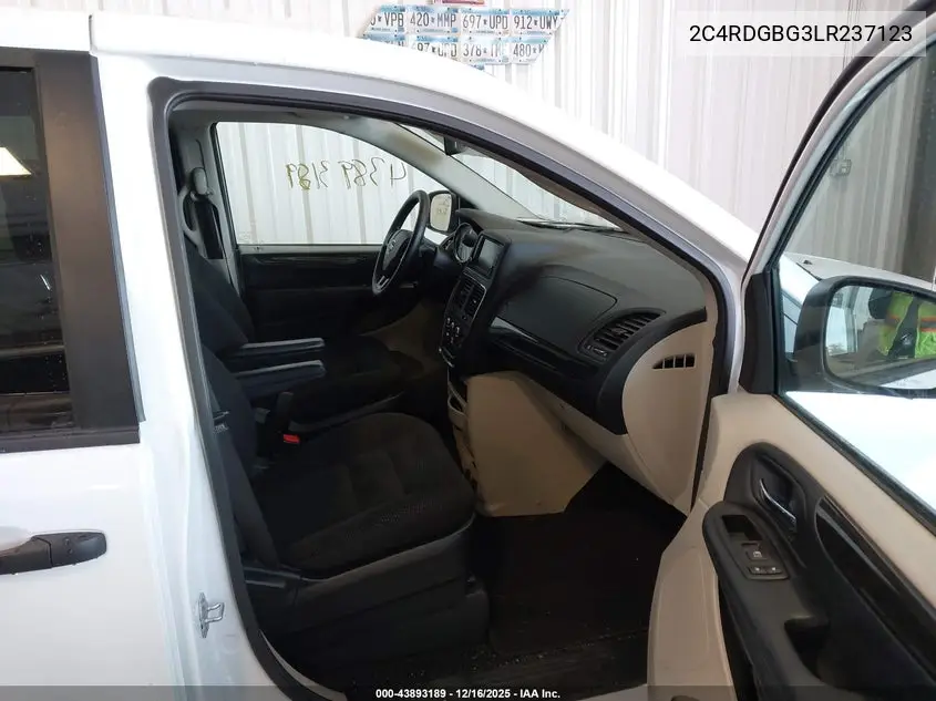 2C4RDGBG3LR237123 2020 Dodge Grand Caravan Se