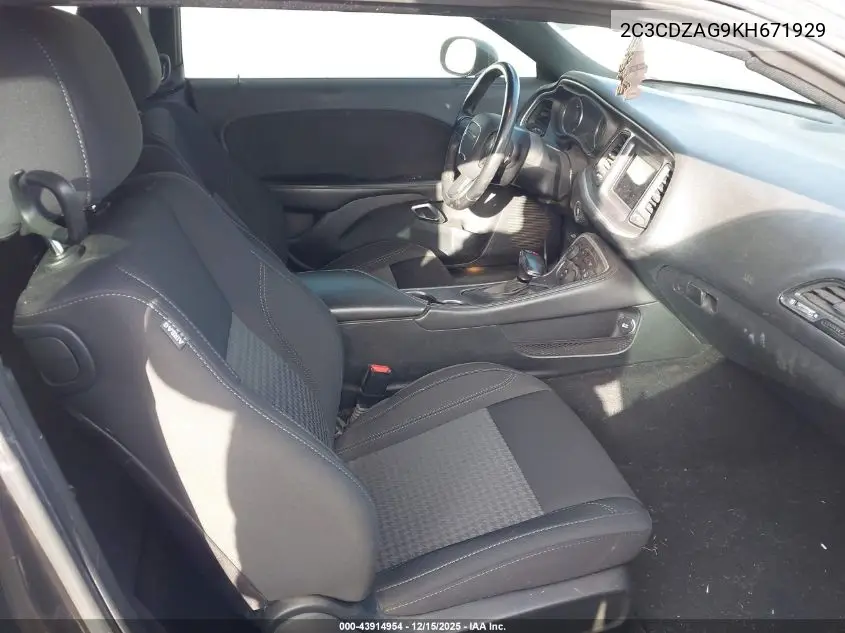 2C3CDZAG9KH671929 2019 Dodge Challenger Sxt