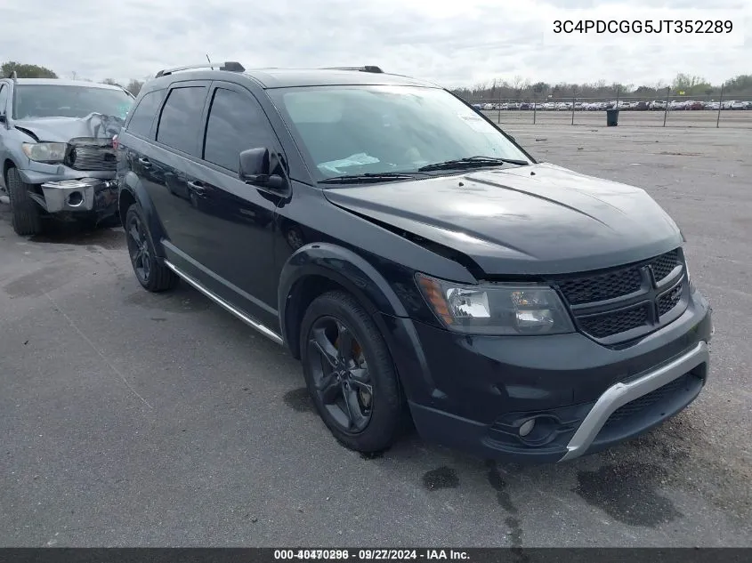 3C4PDCGG5JT352289 2018 Dodge Journey Crossroad