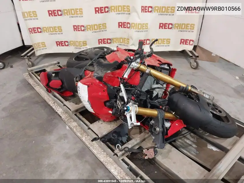 2024 Ducati Panigale V4S VIN: ZDMDAGWW9RB010566 Lot: 43891545