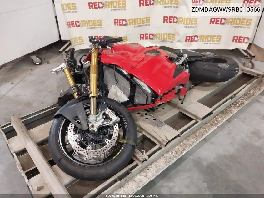 2024 Ducati Panigale V4S VIN: ZDMDAGWW9RB010566 Lot: 43891545