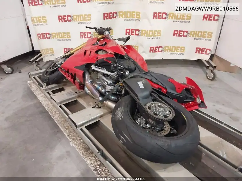 2024 Ducati Panigale V4S VIN: ZDMDAGWW9RB010566 Lot: 43891545