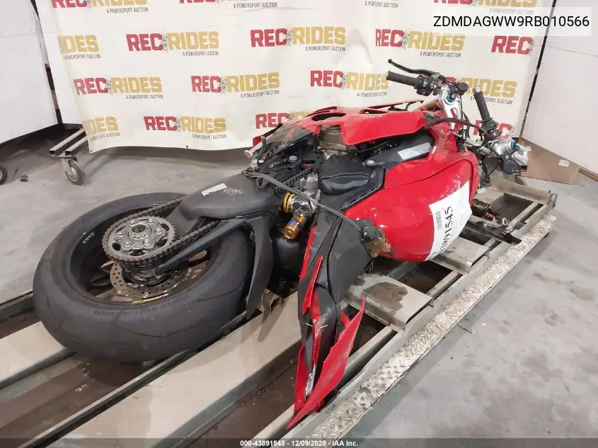 2024 Ducati Panigale V4S VIN: ZDMDAGWW9RB010566 Lot: 43891545