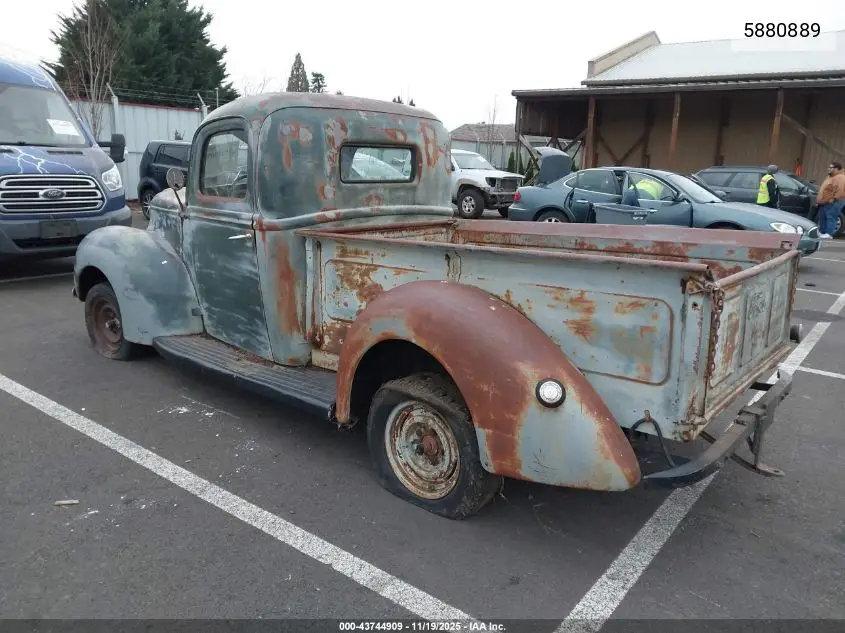 5880889 1940 Ford Truck