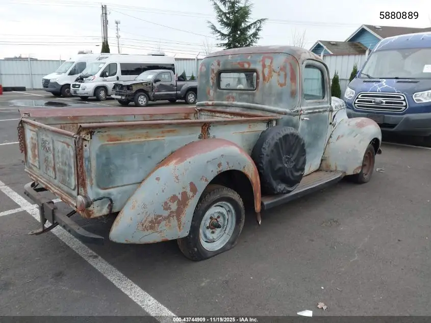 5880889 1940 Ford Truck