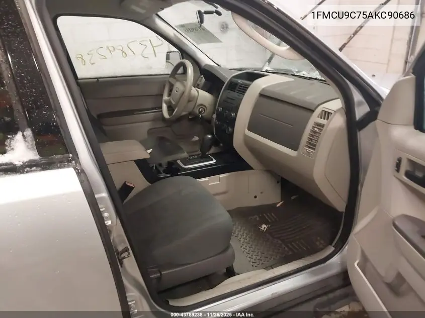 1FMCU9C75AKC90686 2010 Ford Escape Xls