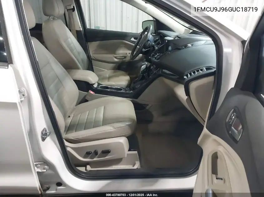 1FMCU9J96GUC18719 2016 Ford Escape Titanium