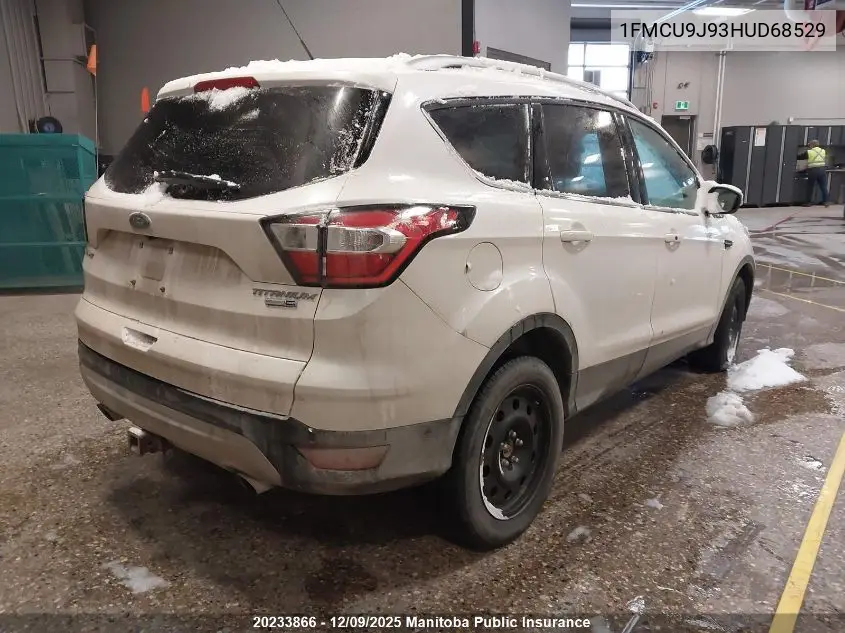 1FMCU9J93HUD68529 2017 Ford Escape Titanium