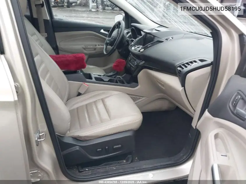 1FMCU0JD5HUD58195 2017 Ford Escape Titanium